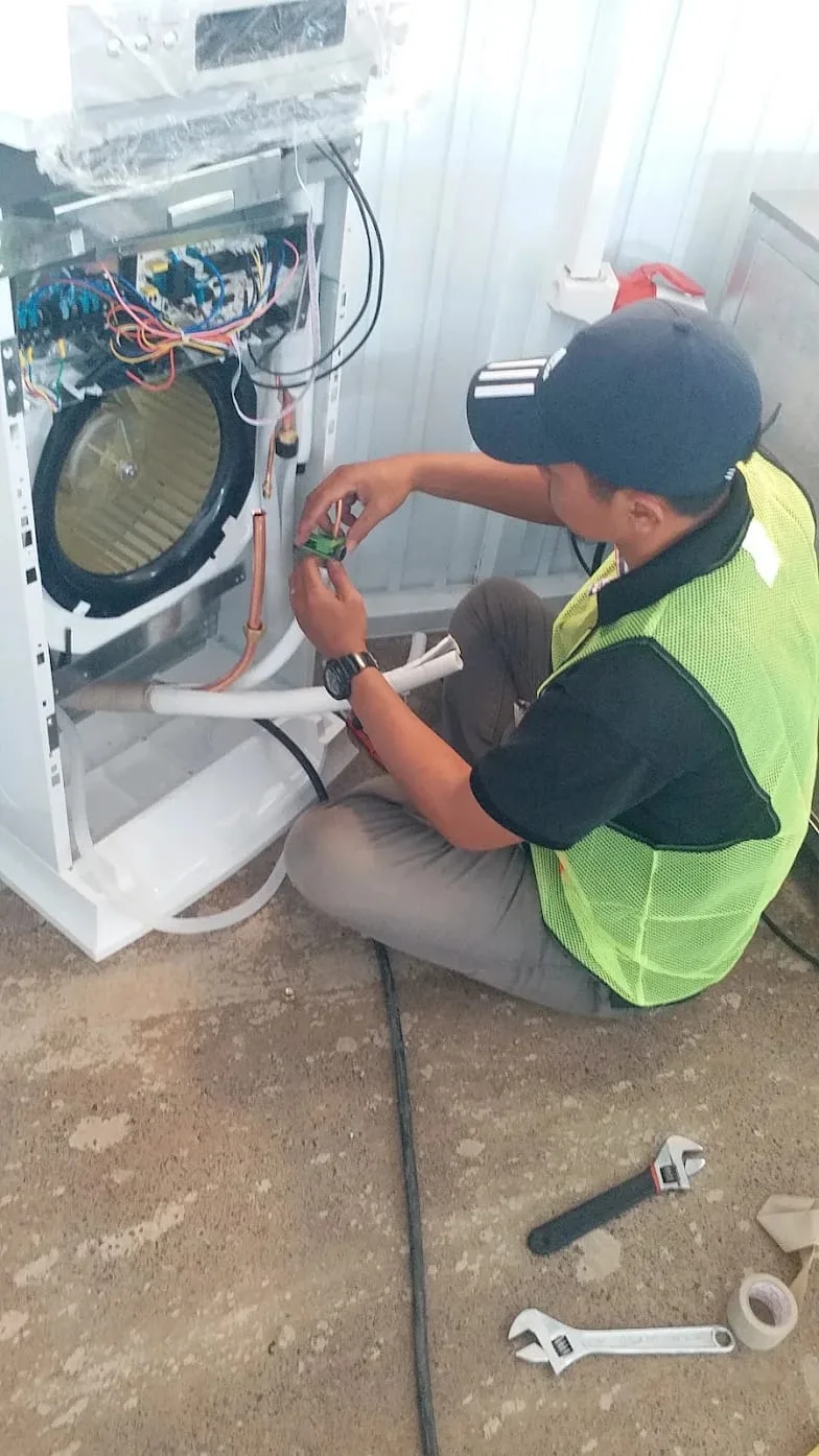 ABSICOOL melayani Jasa Service AC Cirebon, Cuci AC, Bongkar Pasang AC, perawatan AC rumah maupun usaha, juga Kulkas dan Mesin cuci. - gambar 10