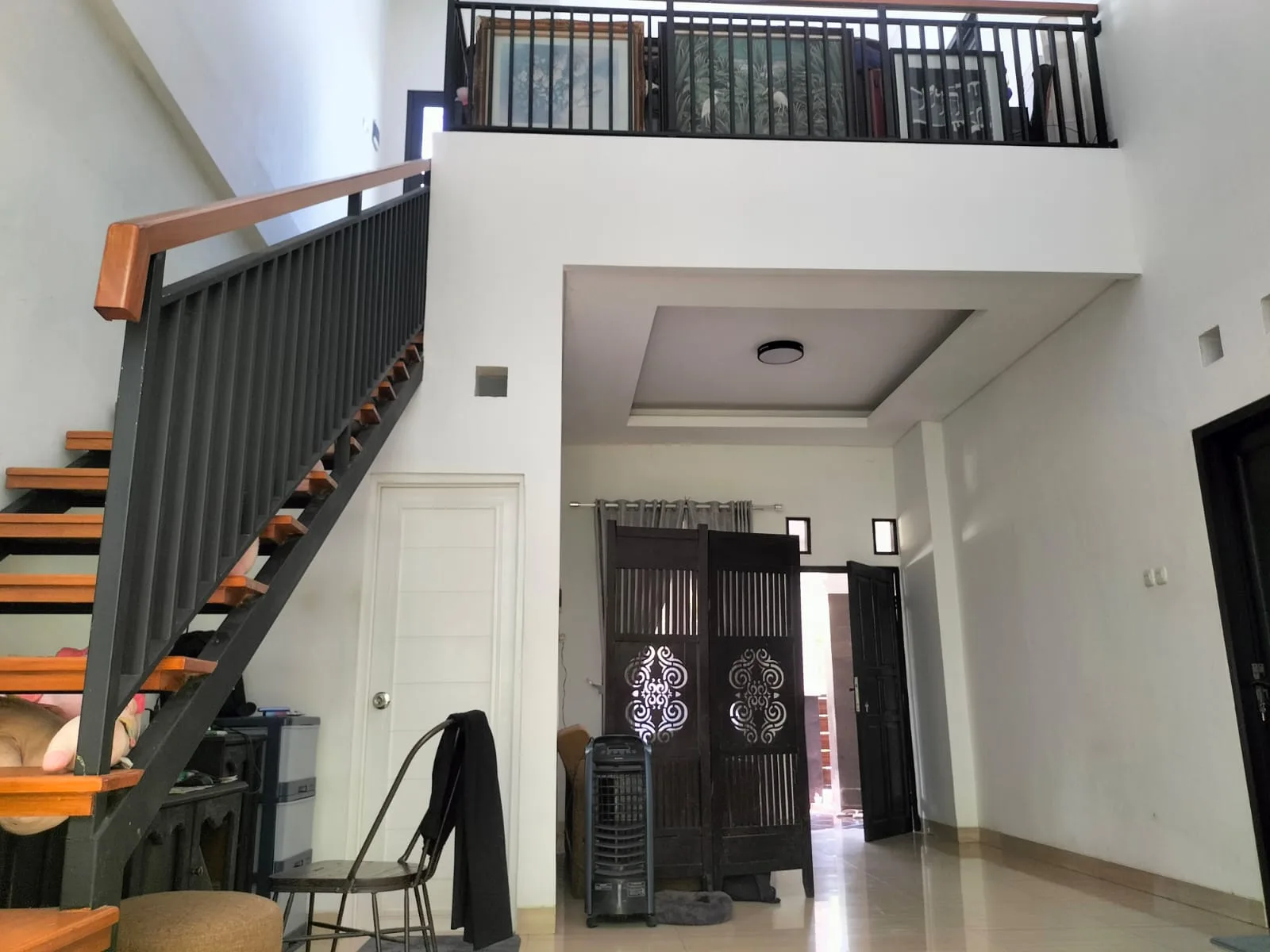 Ruang keluarga rumah Vila Dago Pamulang