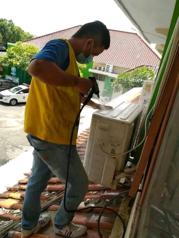 Entis Service AC melayani Jasa Service AC Pekalongan untuk cuci AC, perbaikan AC tidak dingin, isi freon, bongkar pasang, dan perawatan AC rumah maupun kantor - gambar 3