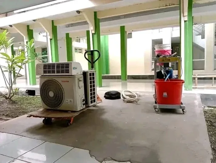 Entis Service AC melayani Jasa Service AC Pekalongan untuk cuci AC, perbaikan AC tidak dingin, isi freon, bongkar pasang, dan perawatan AC rumah maupun kantor - gambar 5