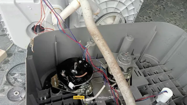Service Centre Elektronik Arham melayani jasa service elektronik seperti TV, komputer, laptop, mesin cuci, kulkas, speaker, kipas, dispenser, pompa air, handphone, dan perangkat lainnya di Padang - gambar 8